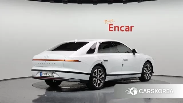 Hyundai Grandeur (GN7) id 2889367 из Кореи 12