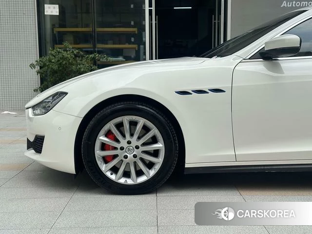 Maserati Ghibli id 4227895 из Китая 12