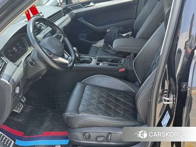 Volkswagen Magotan PHEV 2024 Черный из Китая, фото 2