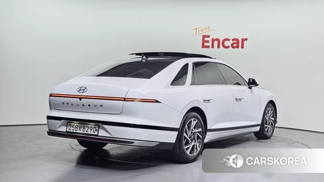 Hyundai Grandeur (GN7) id 3818301 из Кореи 12