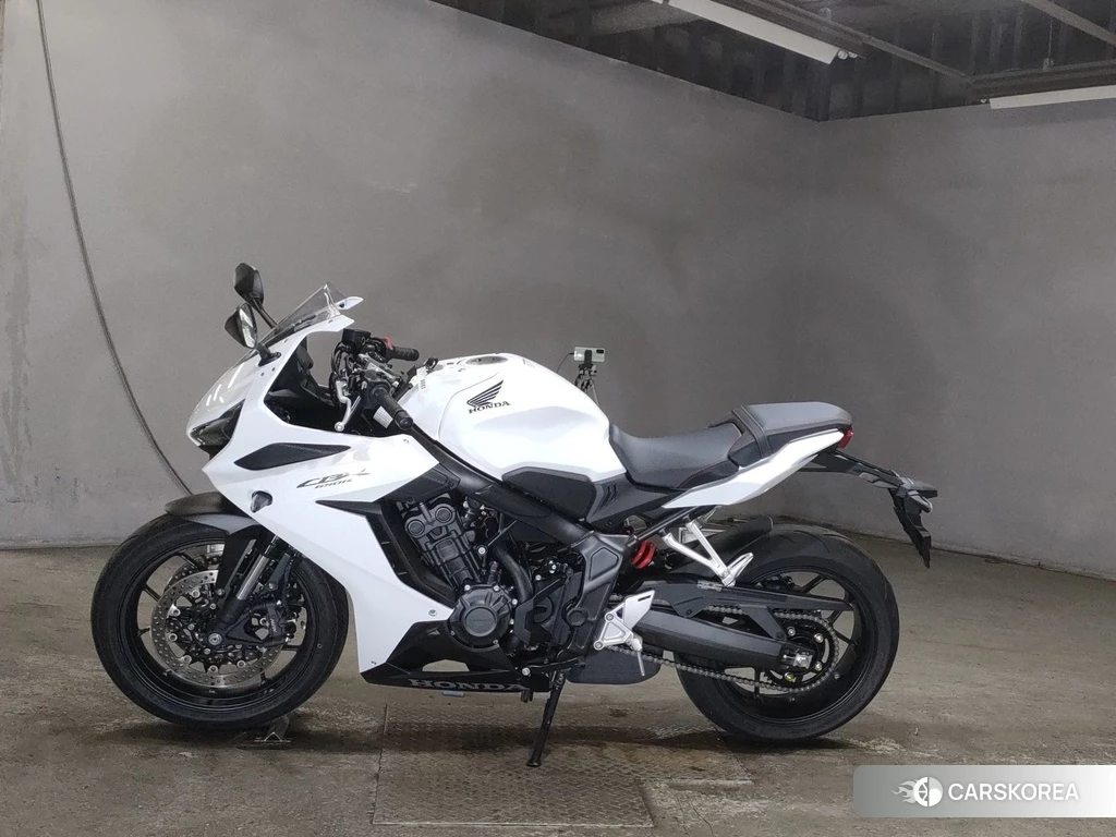 Проданный Honda CBR650R 2024 из Японии