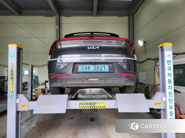 Kia EV6 2022 Серый из Кореи, фото 2