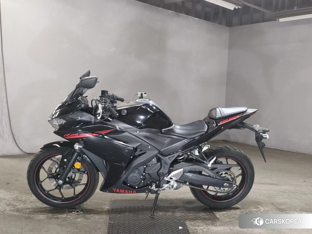 Проданный Yamaha YZF-R25 2015 из Японии