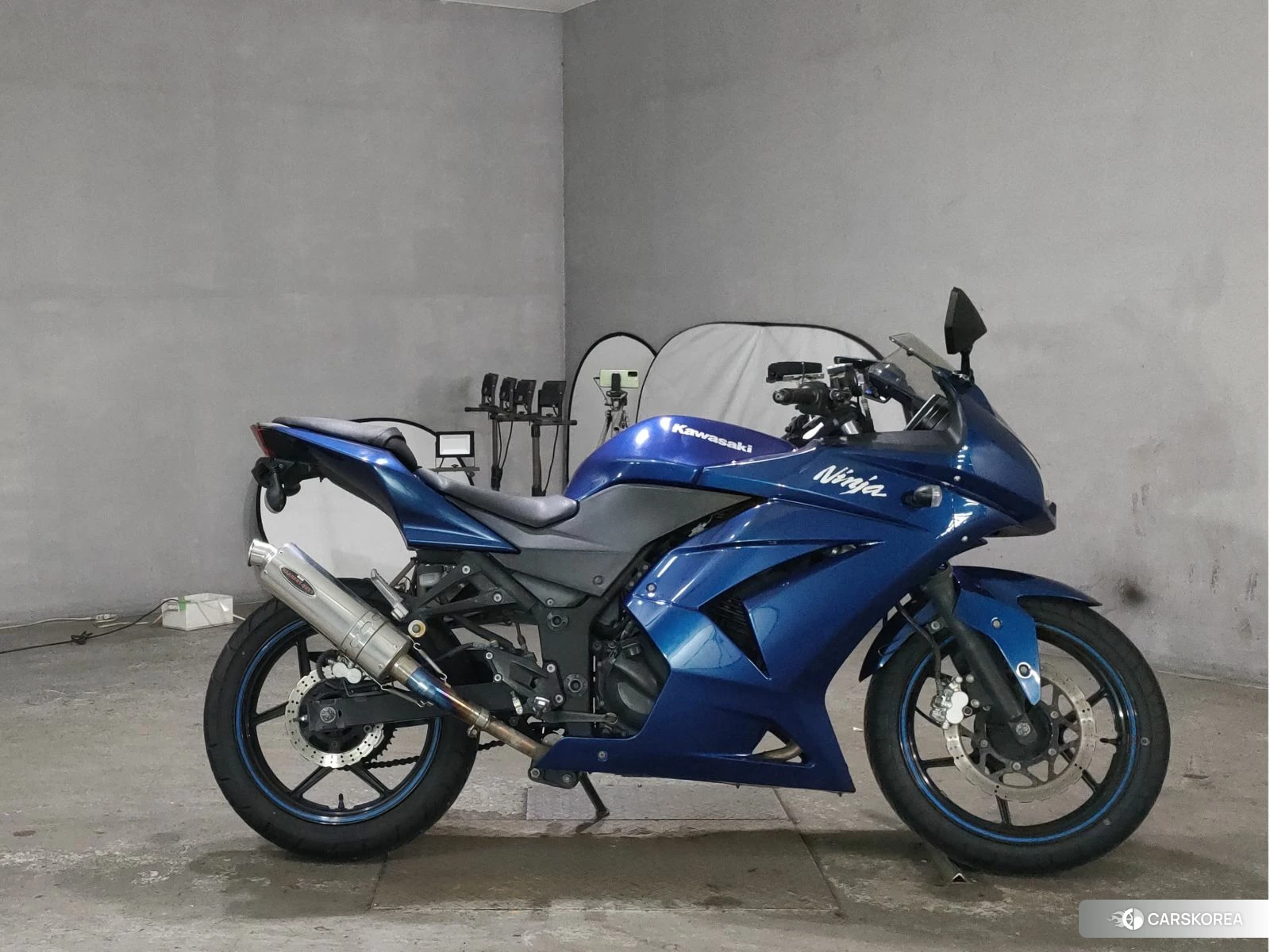Kawasaki NINJA 250R 2011 из Японии, фото 3