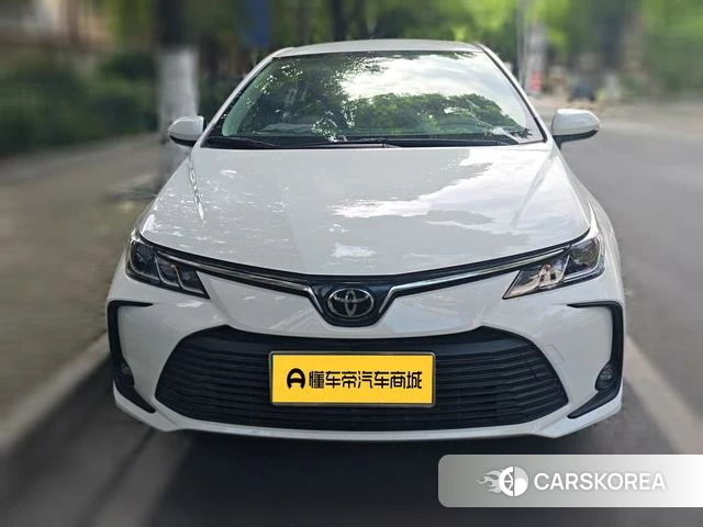 Toyota Corolla 2023 Белый из Китая, фото 2