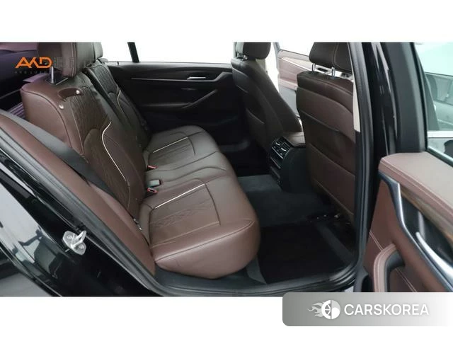 BMW 5 series 2020 Черный из Китая, фото 2