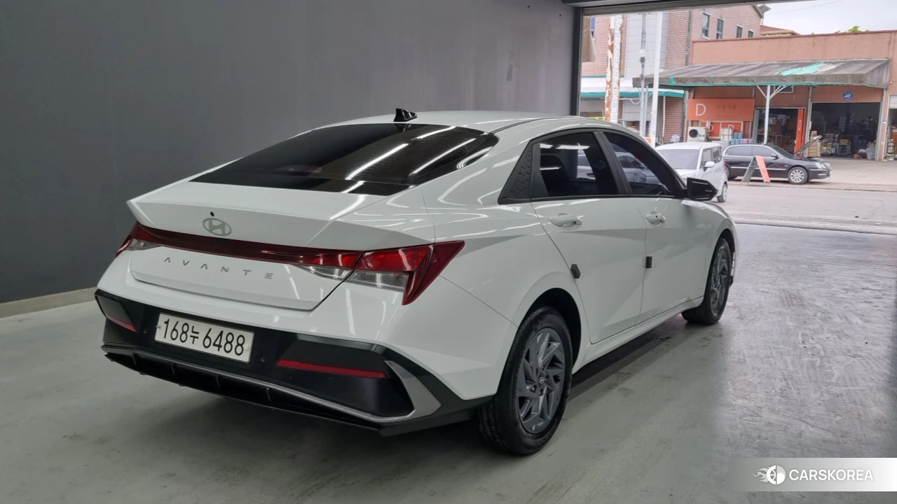Hyundai The New Avante (CN7) 2024 Белый из Кореи, фото 2