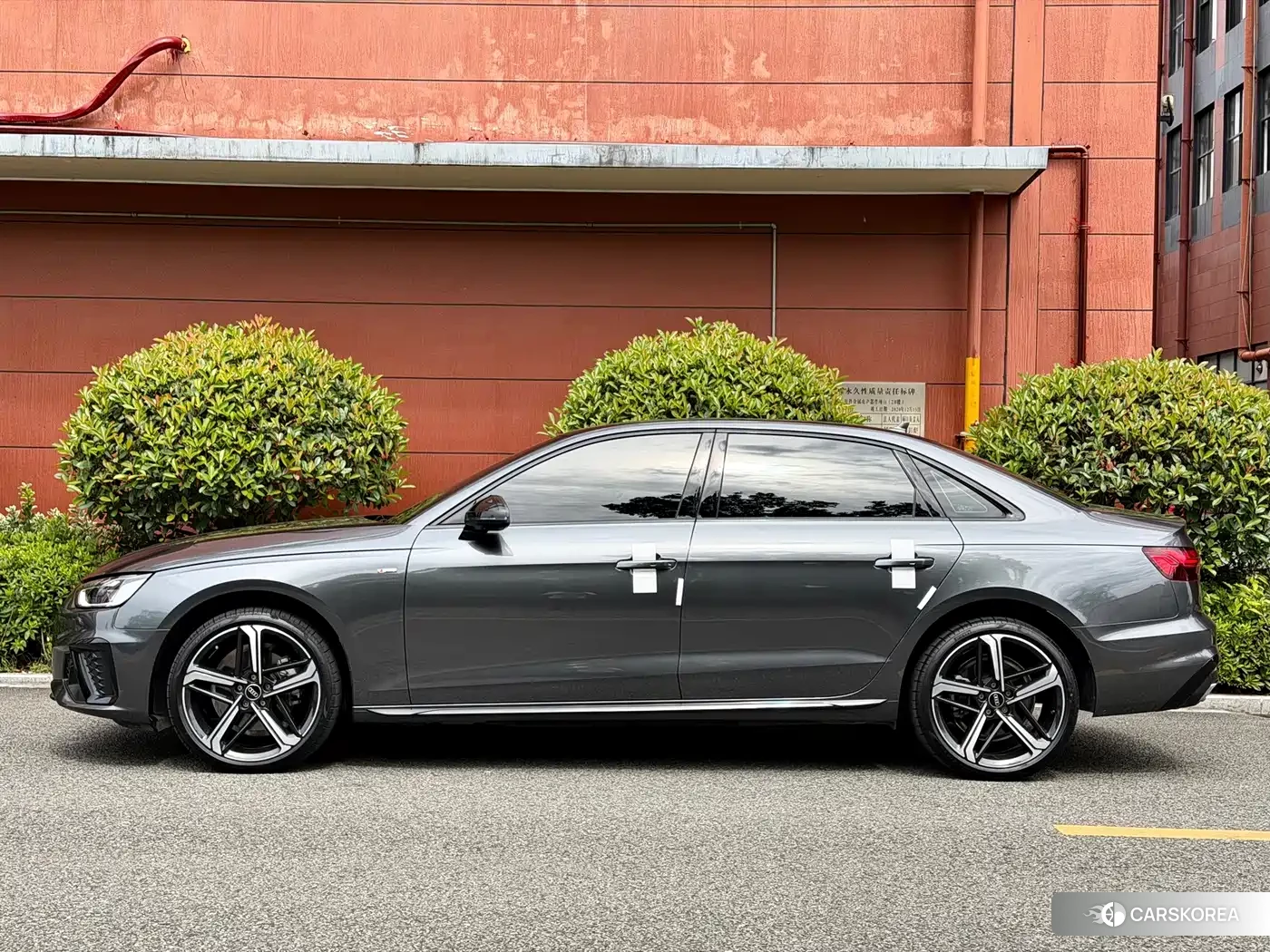 Audi A4L id 4622637 из Китая 9