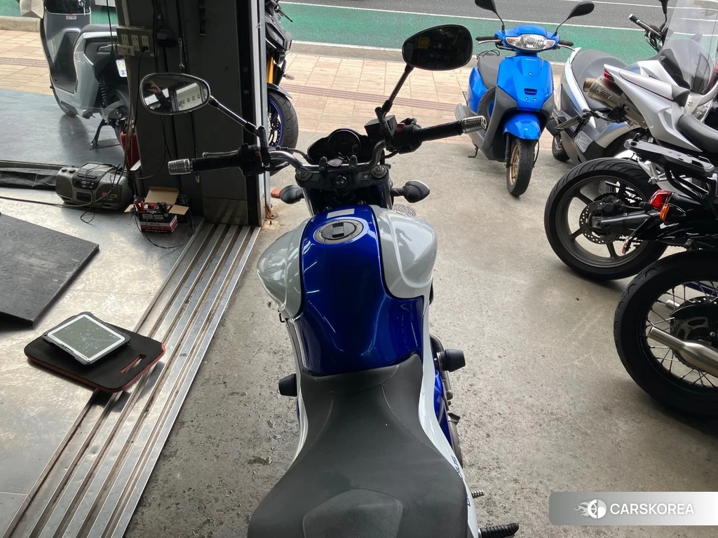 Проданный Suzuki GLADIUS 400 ABS 2011 из Японии, фото 2