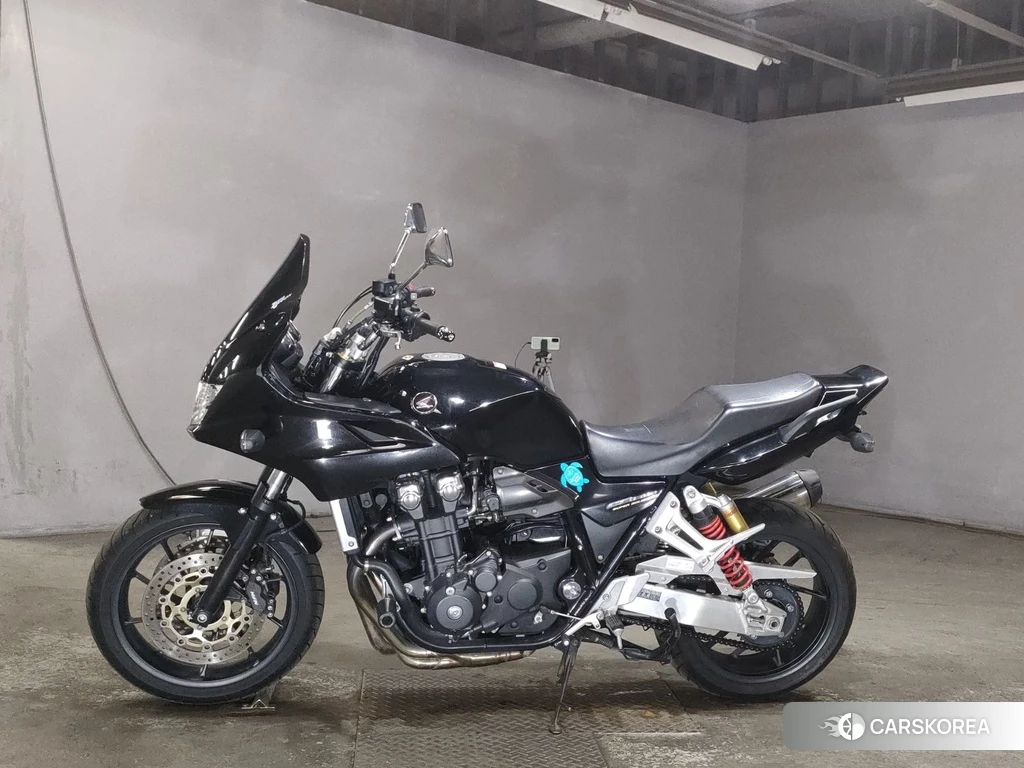Проданный Honda CB1300SF BOLDOR 2014 из Японии