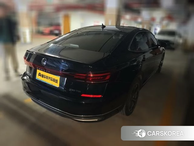 Volkswagen Passat 2023 Черный из Китая, фото 2