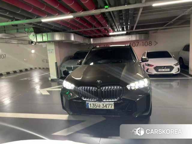 BMW X5 (G05) 2025 Коричневый из Кореи, фото 2