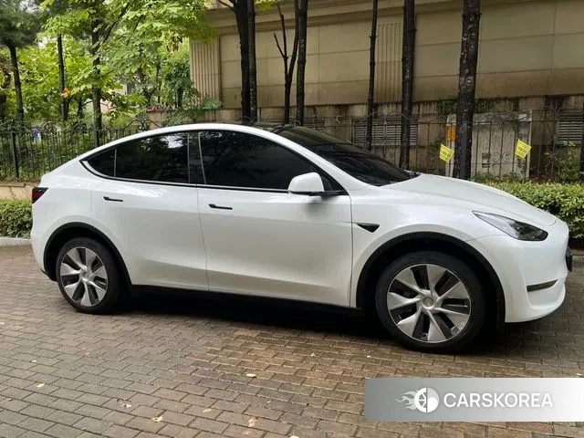Tesla Model Y 2022 Белый из Кореи, фото 2
