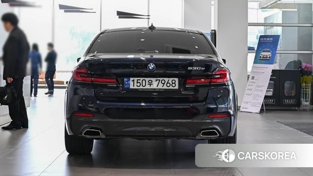 BMW 5 Series (G30) 2023 Синий из Кореи, фото 2