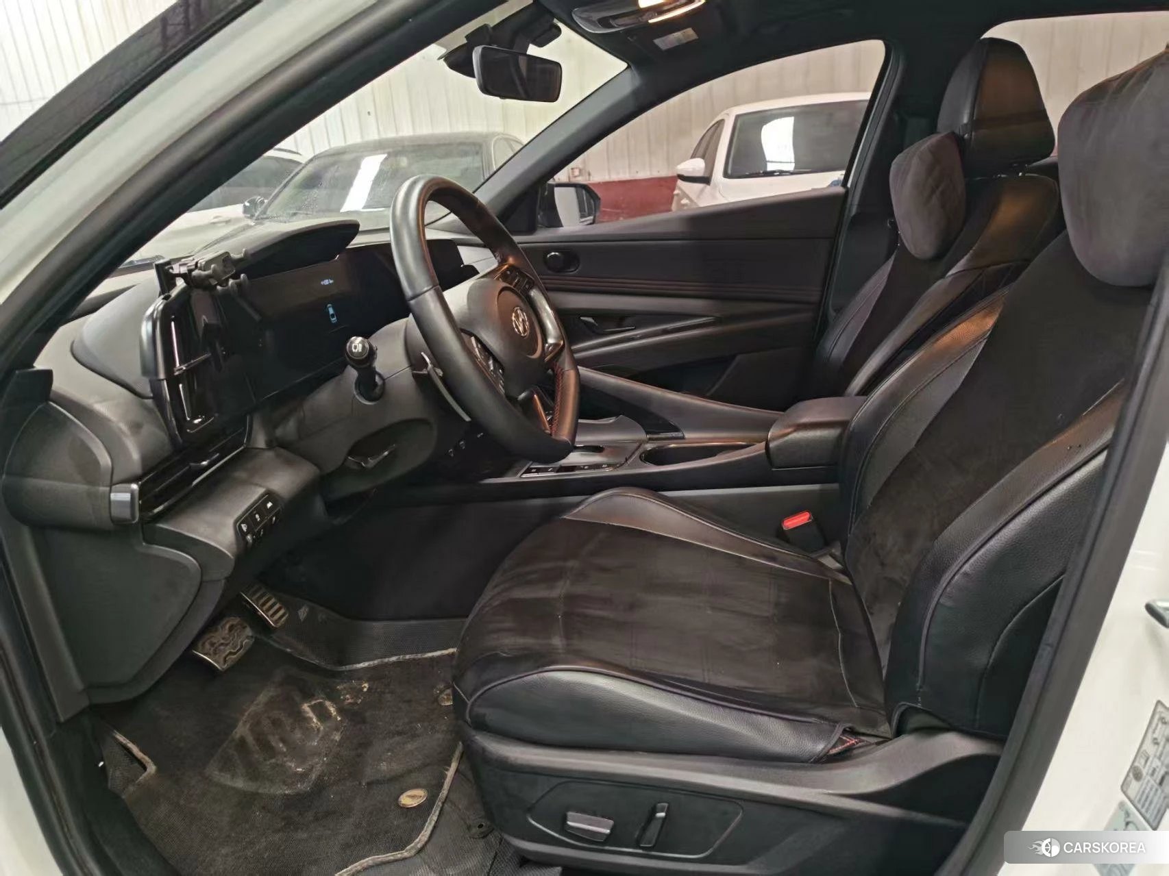 Hyundai Elantra 2023 Белый из Китая, фото 2