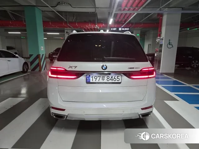 BMW X7 (G07) 2023 Белый из Кореи, фото 2