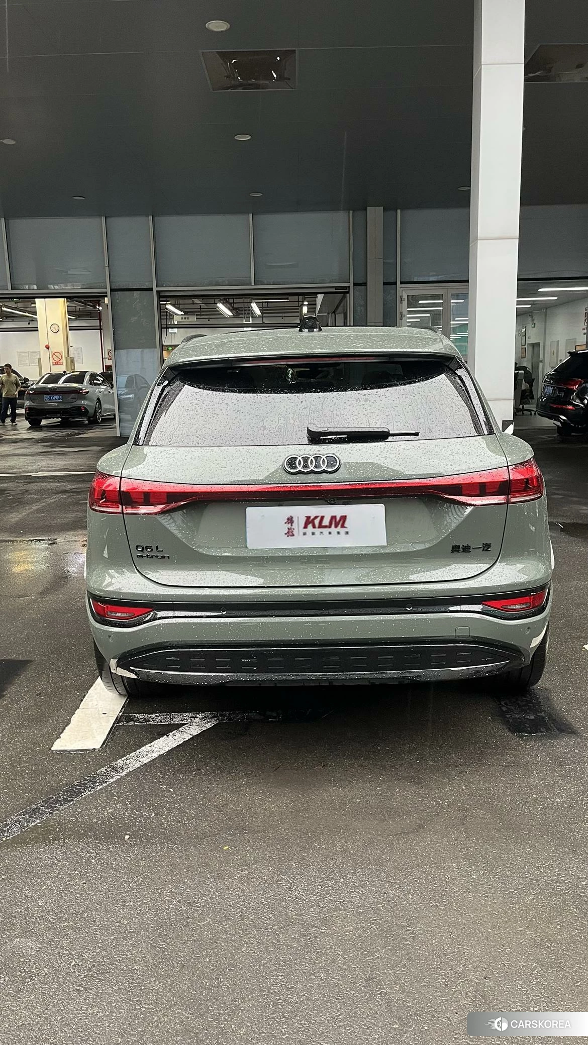 Audi Q6L e-tron 2025 Зеленый из Китая, фото 2