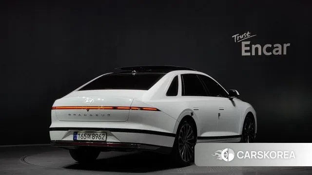 Hyundai Grandeur (GN7) id 3533893 из Кореи 12