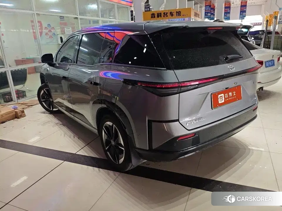 Toyota bZ3X 2025 Silver/gray из Китая, фото 5