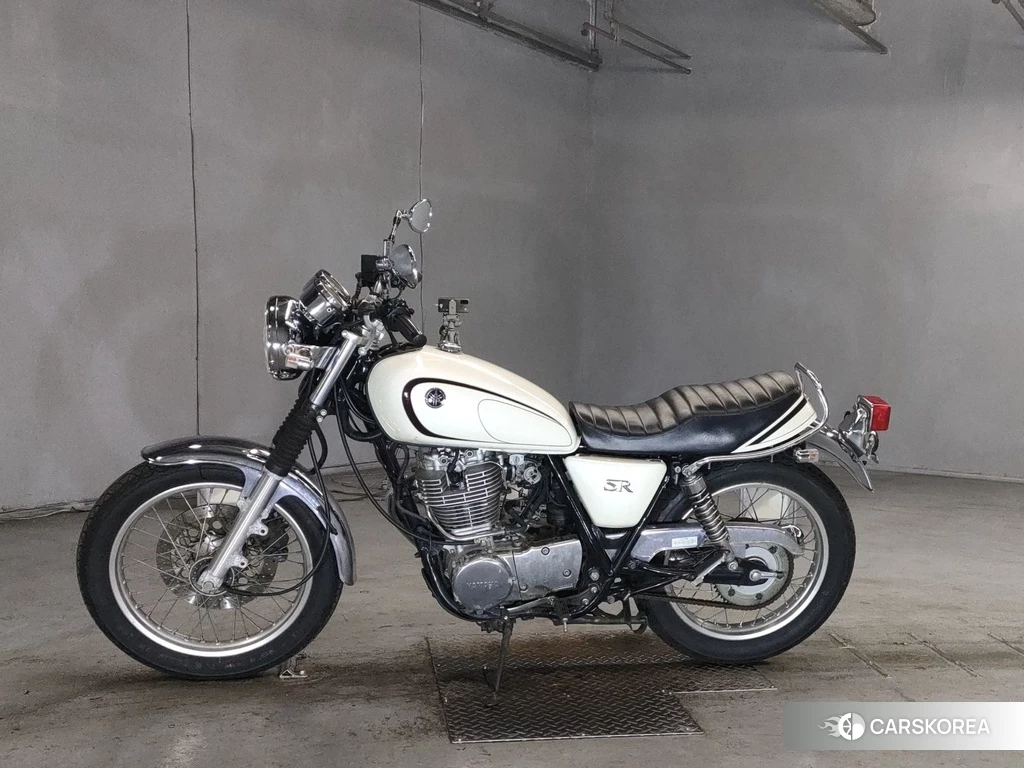 Проданный Yamaha SR 400 2013 из Японии, фото 2