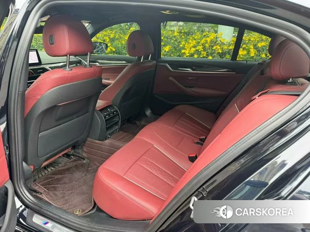 BMW 5 series 2022 Черный из Китая, фото 2