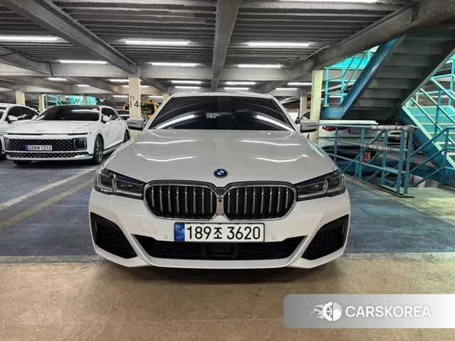 BMW 5 Series (G30) 2023 Белый из Кореи, фото 5