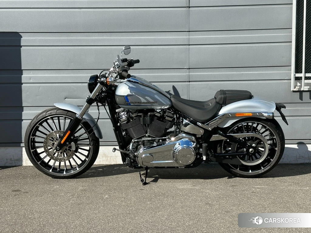 Проданный Harley-Davidson Softail Breakout FXBR1750 2023 из Японии, фото 2