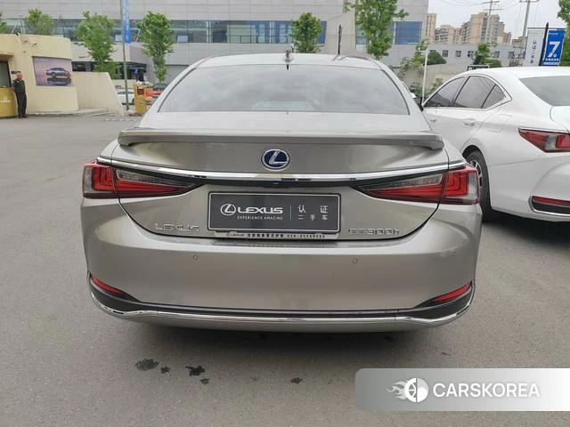 Lexus ES 2021 Серебристо-серый из Китая, фото 4