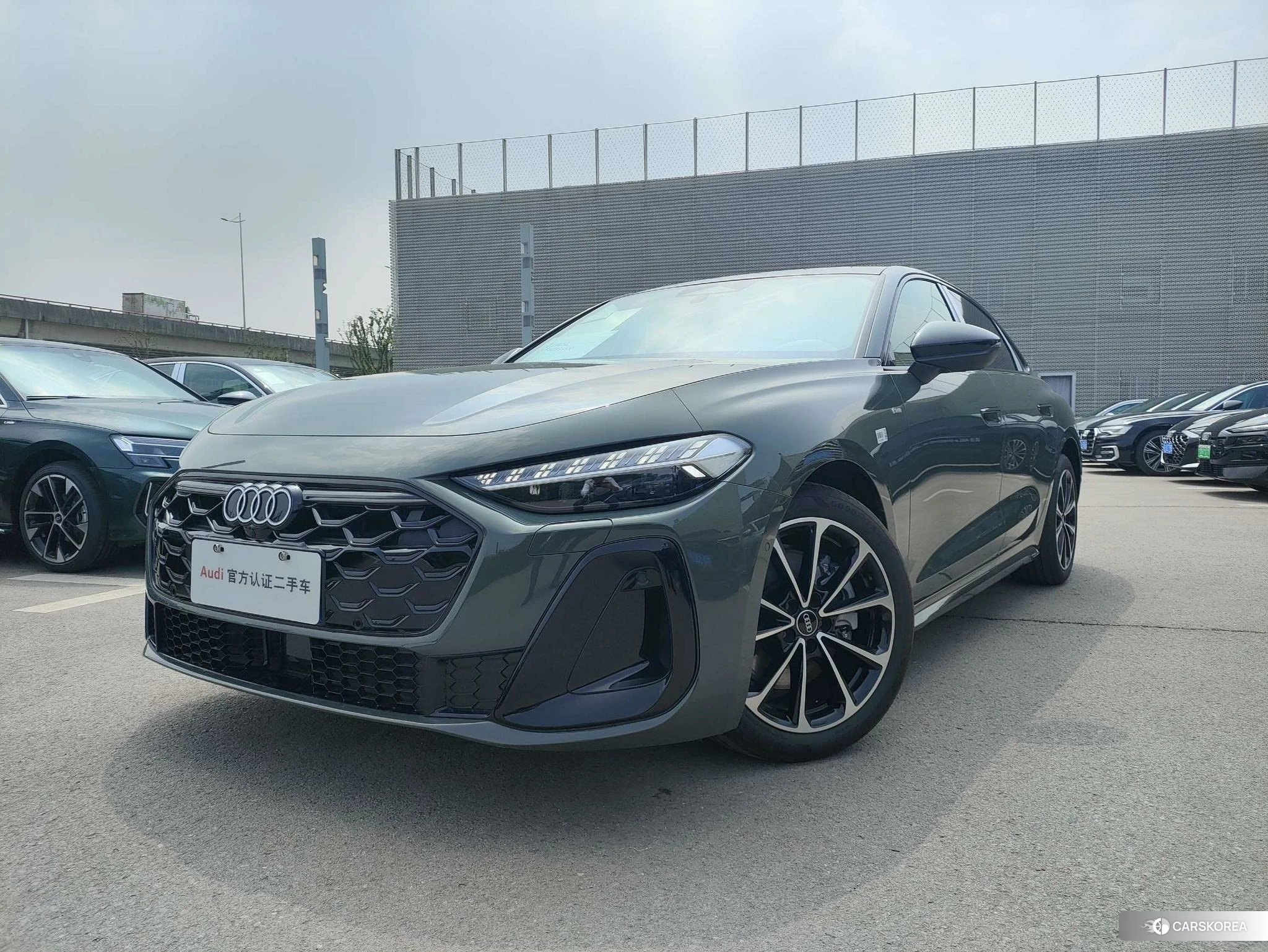 Audi A5L id 4405825 из Китая 10