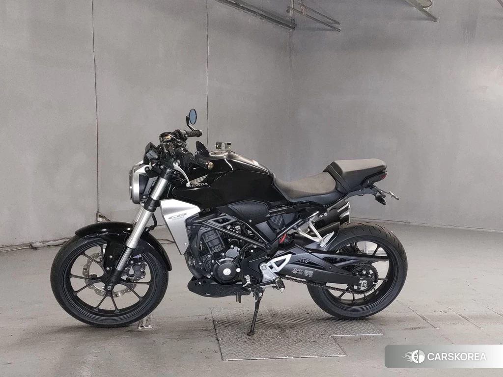Проданный Honda CB250R 2018 из Японии, фото 2