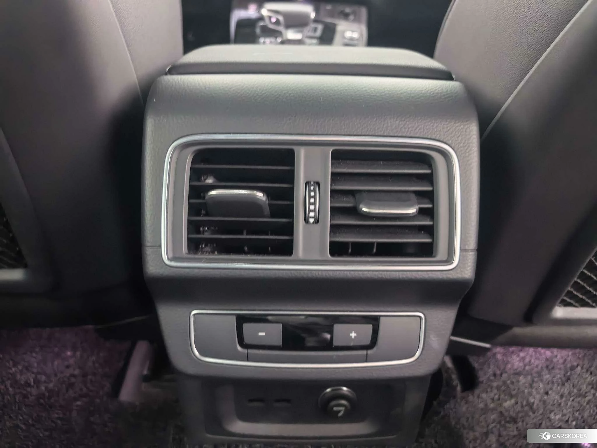 Audi Q5L id 4452614 из Китая 12