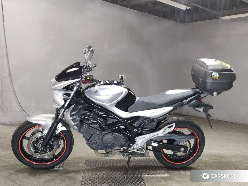 Проданный Suzuki GLADIUS 400 2013 из Японии, фото 2