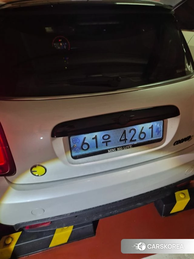 Mini Cooper Electric 2023 Белый из Кореи, фото 2