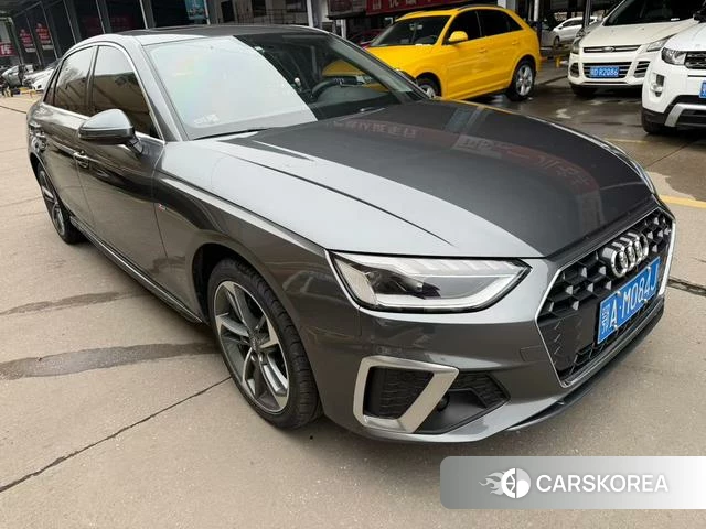 Audi A4L 2021 Темно-серый из Китая, фото 2