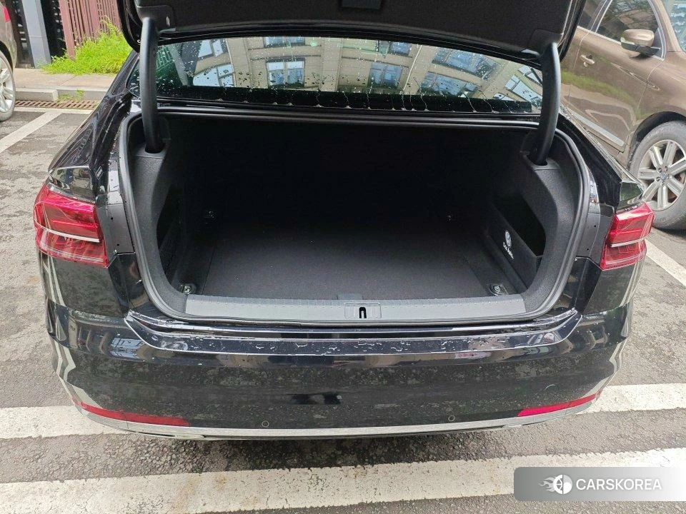 Volkswagen Huiang 2018 Черный из Китая, фото 2