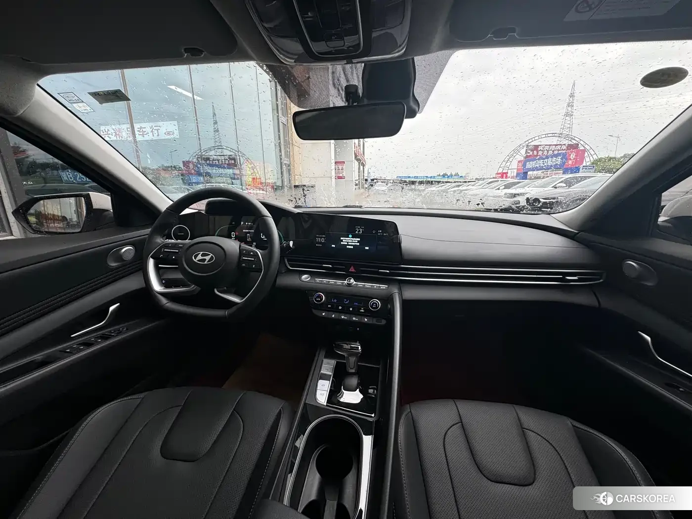 Hyundai Elantra 2023 Белый из Китая, фото 2