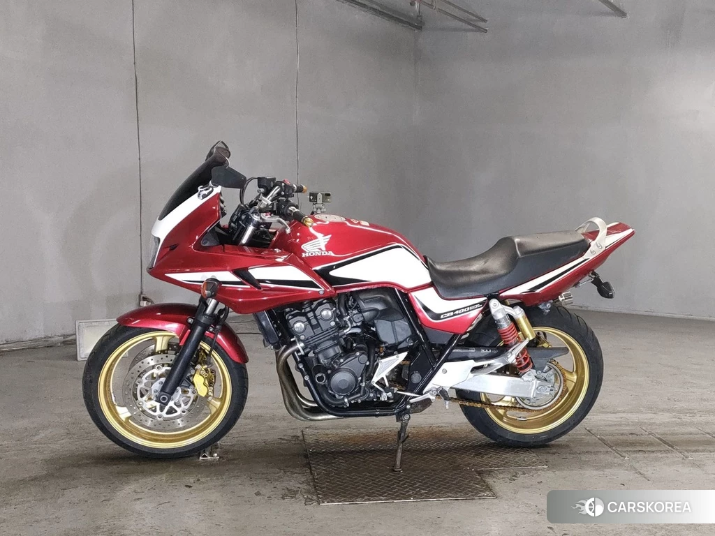 Проданный Honda CB400SF BOLDOR 2014 из Японии, фото 2