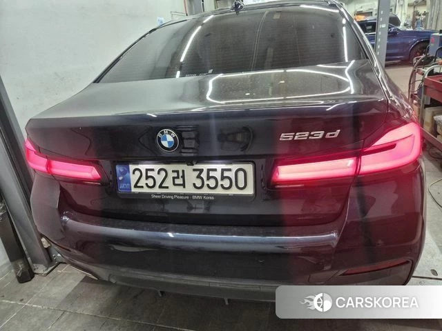 BMW 5 Series (G30) 2021 Черный из Кореи, фото 2