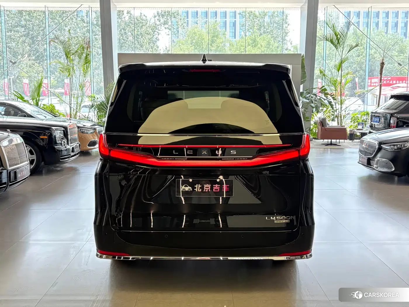 Lexus LM id 4577501 из Китая 12