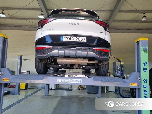 Kia Sportage 5th Generation Hybrid 2022 Белый из Кореи, фото 2