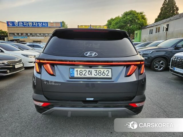 Hyundai Tucson (NX4) 2021 Серебристо-серый из Кореи, фото 3