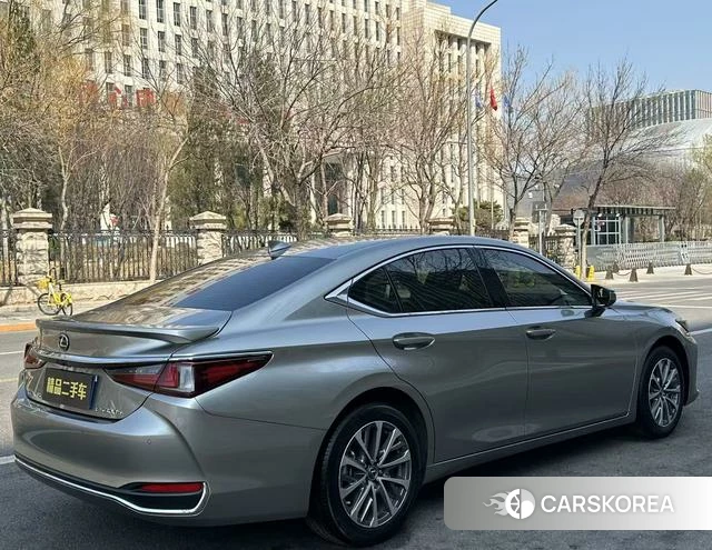 Lexus ES id 4209087 из Китая 12