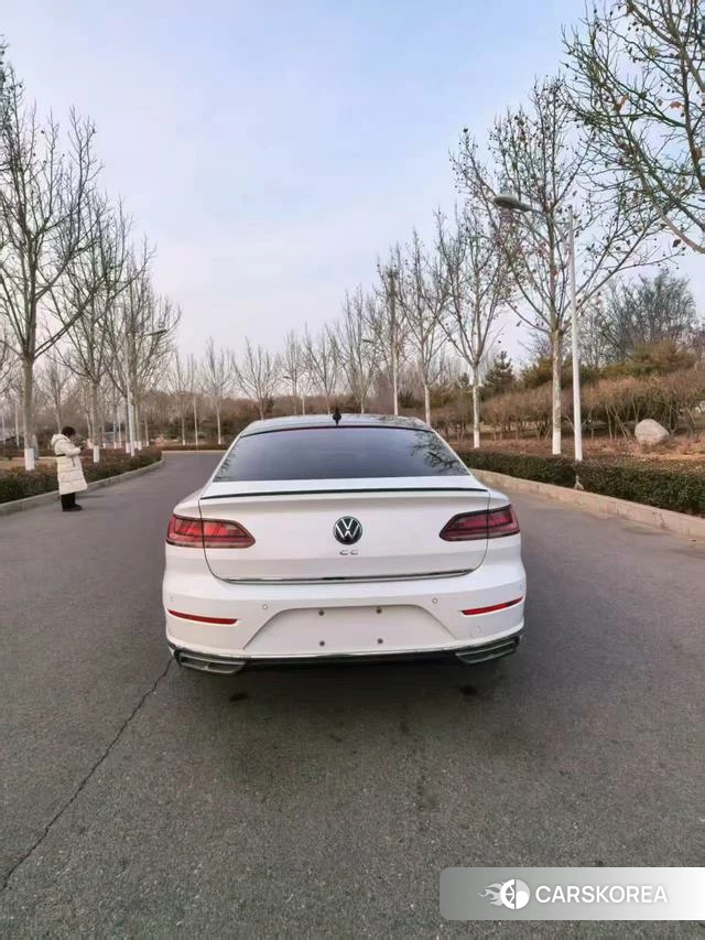 Volkswagen CC 2023 Белый из Китая, фото 2