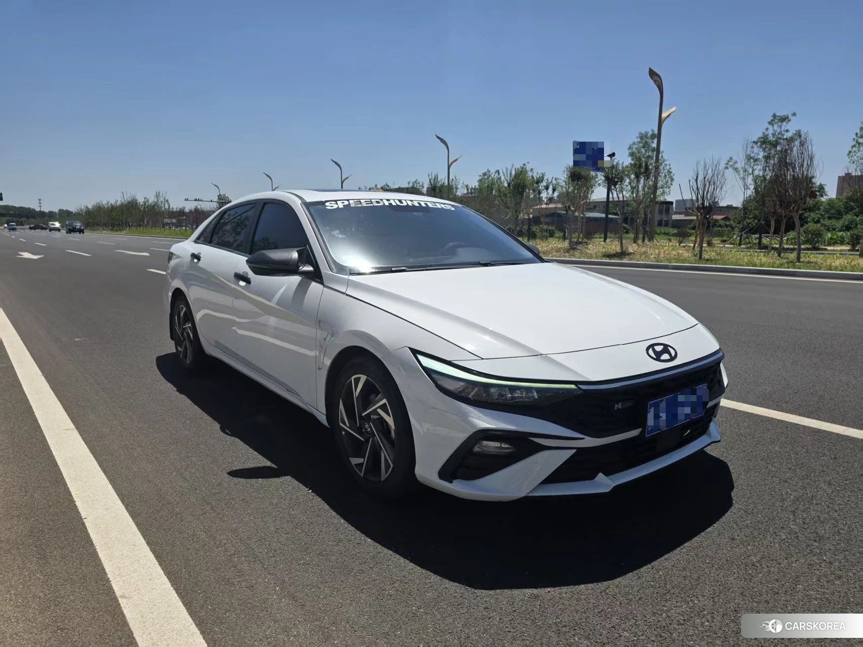 Hyundai Elantra 2023 Белый из Китая, фото 2