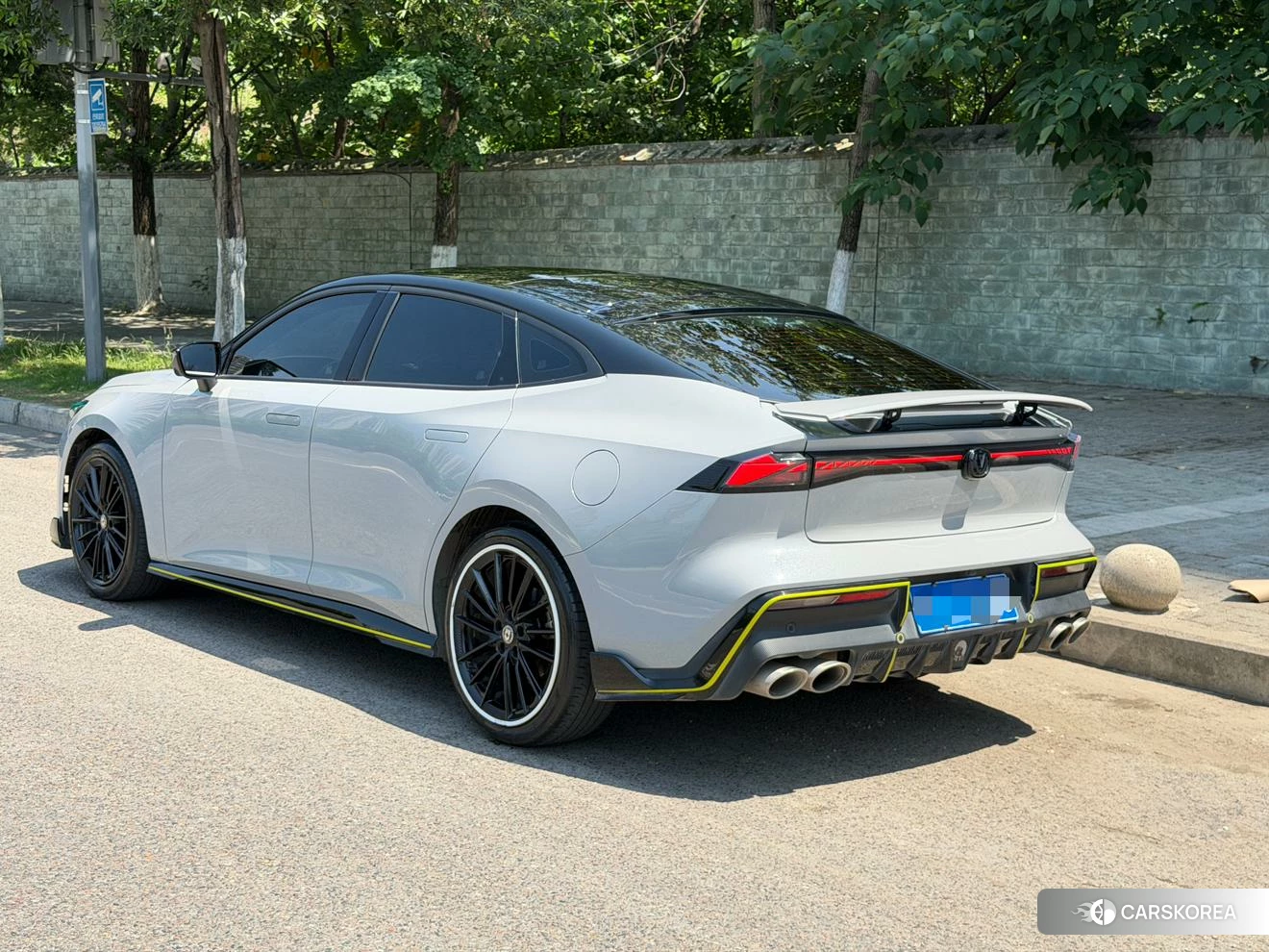 Chang'an UNI-V 2023 Серебристо-серый из Китая, фото 2