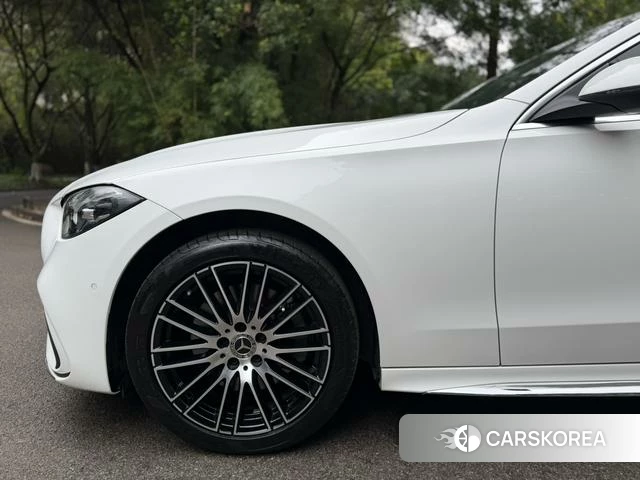 Mercedes-Benz Class C id 4234850 из Китая 6