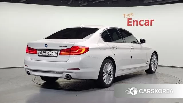 BMW 5 Series (G30) id 3692715 из Кореи 12