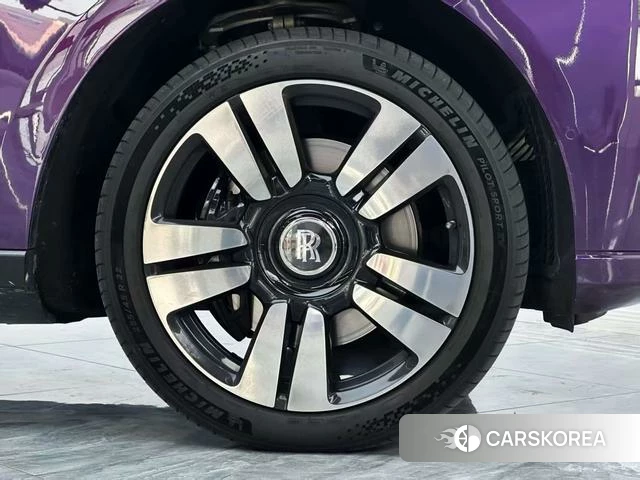 Rolls-Royce Cullinan 2023 Фиолетовый из Китая, фото 2