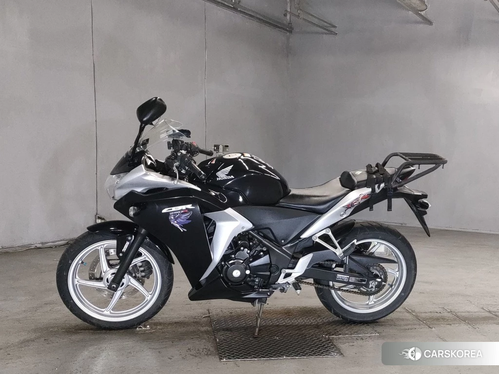 Проданный Honda CBR250R 2011 из Японии