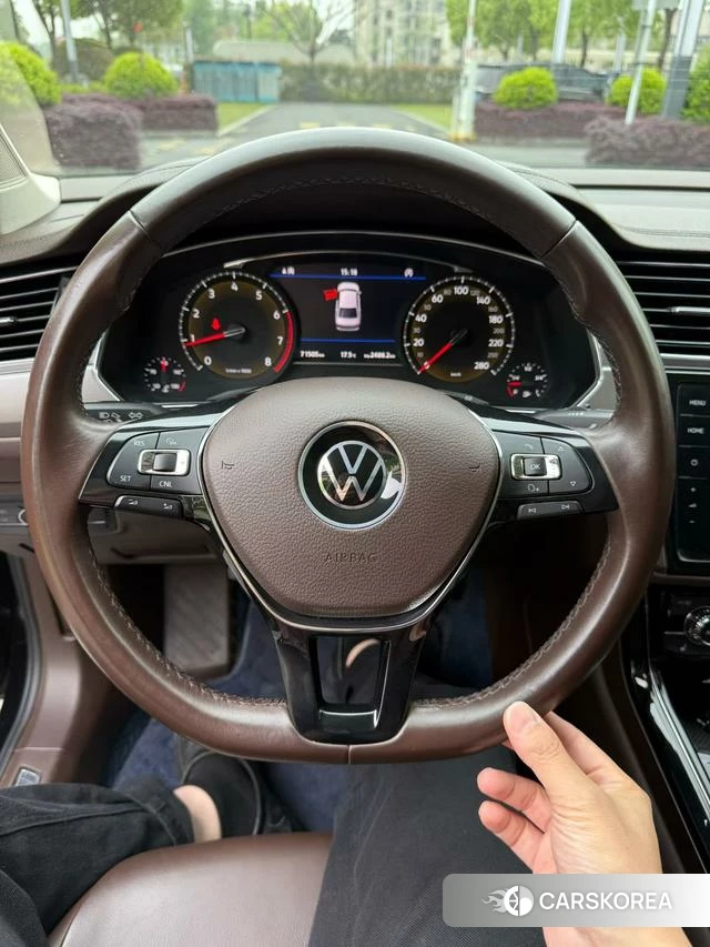 Volkswagen Huiang 2021 Черный из Китая, фото 2